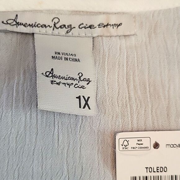 NWT AMETICAN RAG "TOLEDO" COLD SHOLDER BLOUSE WITH FLORAL EMBROIDERY SZ.1X - Picture 4 of 5
